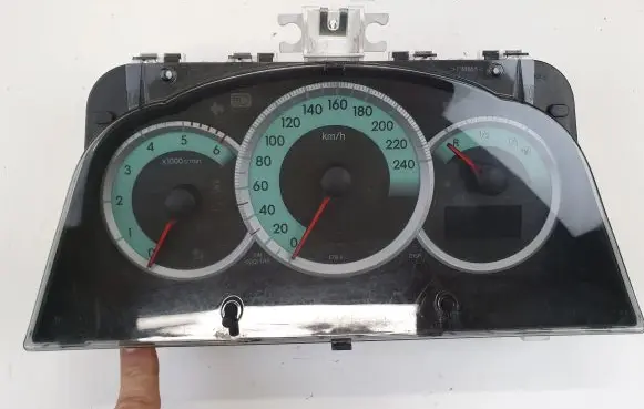 Toyota Corolla Verso AR10 Speedometer (instrument cluster) 838000F090