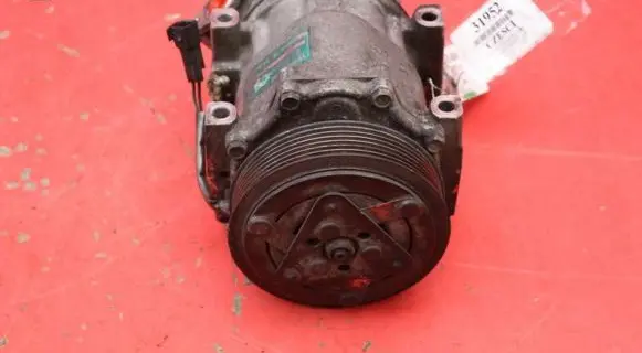 Volvo S40 Air conditioning (A/C) compressor (pump) 3M5H-19D629-SA