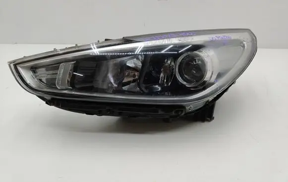 Hyundai i30 Headlight/headlamp 92101G4020