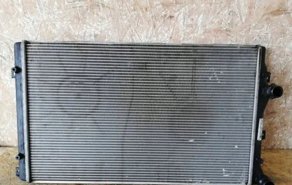 Skoda Octavia Mk2 (1Z) Coolant radiator 1K0121251AT