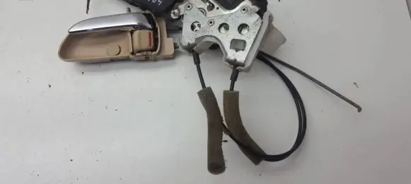 Subaru Tribeca Front door lock
