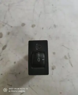 Toyota RAV 4 (XA20) Headlight level height control switch 1G17