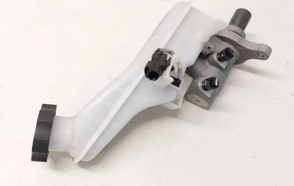 KIA Sportage Master brake cylinder H20168E 180818BE