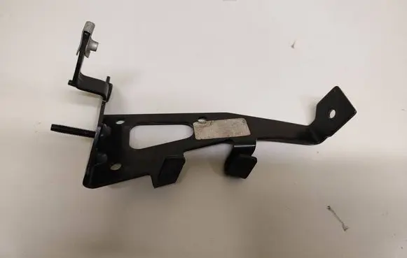 Chevrolet Camaro Radiator mount bracket 23207704 23207707