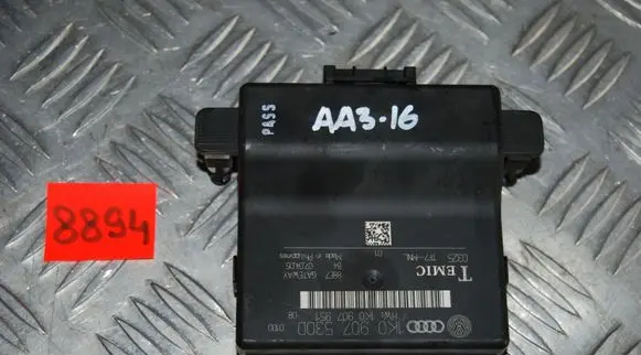 Audi A3 S3 A3 Sportback 8P Gateway control module 1K0907530D