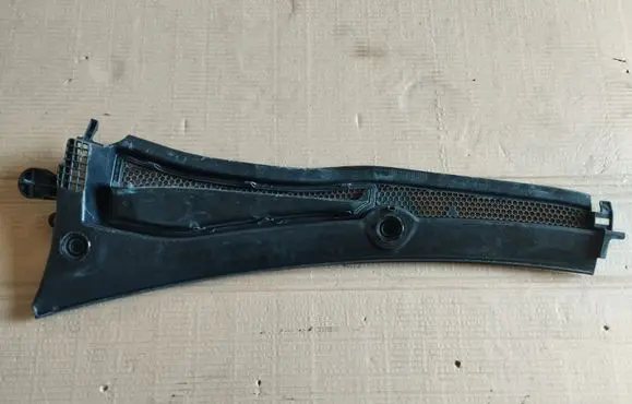 Peugeot 2008 I Wiper trim 9673303080