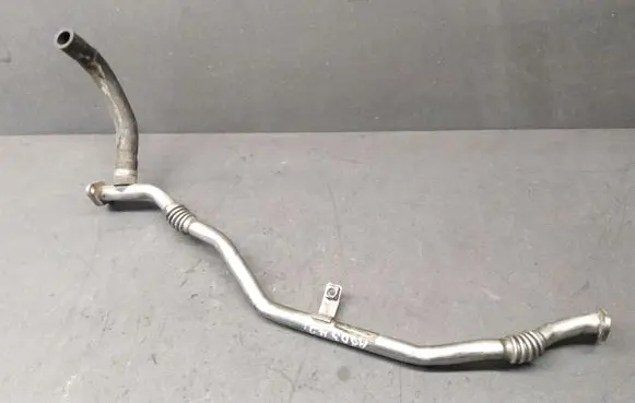 Audi A8 S8 D3 4E Engine coolant pipe/hose 077131831E