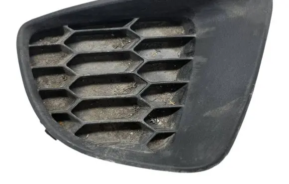 Mazda 2 Front bumper lower grill d65150c21