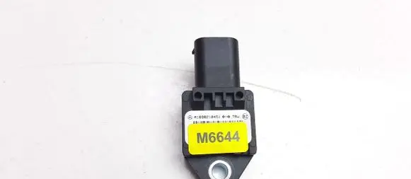 Mercedes-Benz B W245 Airbag deployment crash/impact sensor A1698210451 M6644