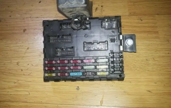 Fiat Punto (176) Fuse box set 46412170