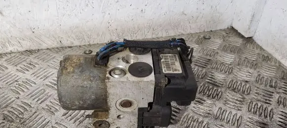 Nissan Almera Tino ABS Pump 476604U103