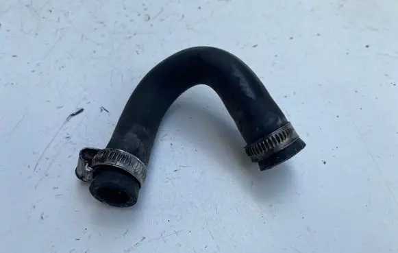 Volvo XC90 Engine coolant pipe/hose