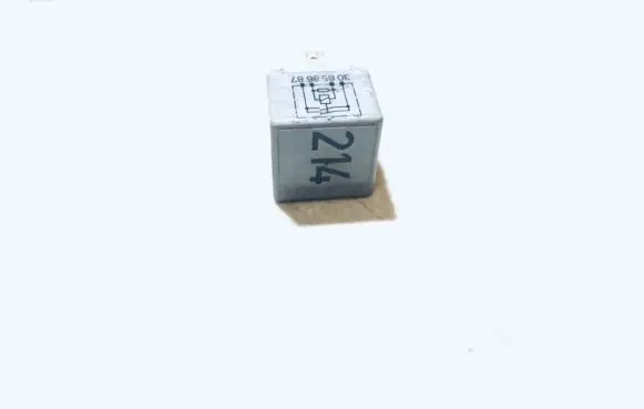 Audi A6 S6 C4 4A Other relay 443951253k 899512