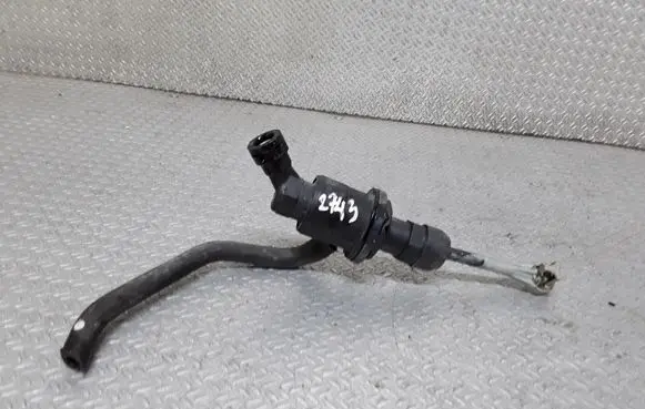 Suzuki Swift I Clutch master cylinder