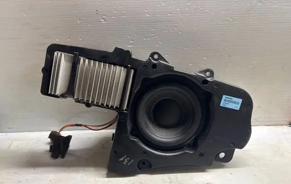 Volvo XC90 Subwoofer speaker 30758468