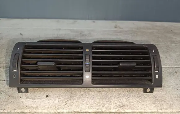 BMW 3 E46 Dash center air vent grill 8361895