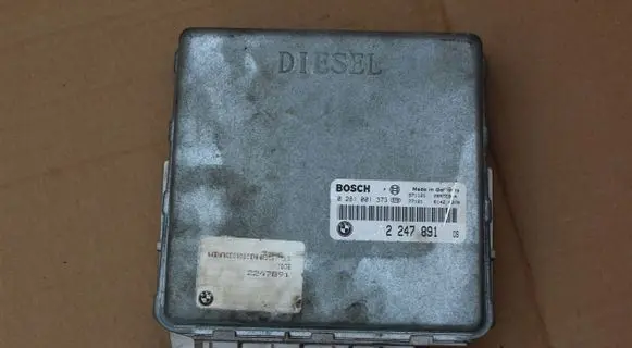 BMW 5 E39 Engine control unit/module tds0281001373