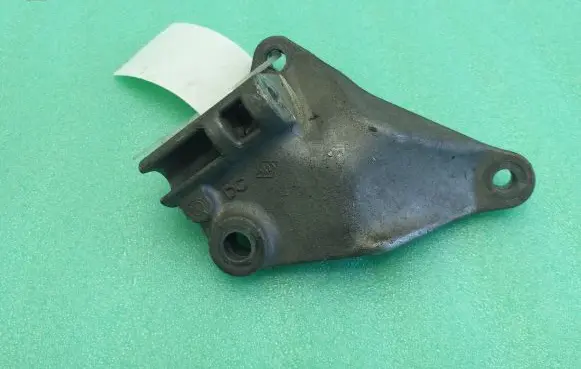 Nissan Qashqai Generator/alternator bracket 117107507R A2822030244