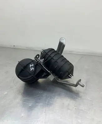 BMW 5 E60 E61 Vacuum air tank 7799790