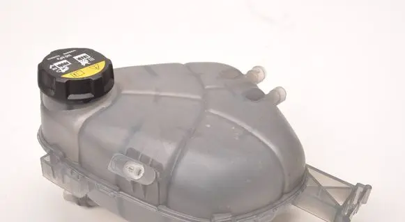 Volvo XC40 Coolant expansion tank/reservoir 31686047