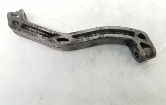 Volkswagen Touran I Engine mounting bracket 1K0199359E