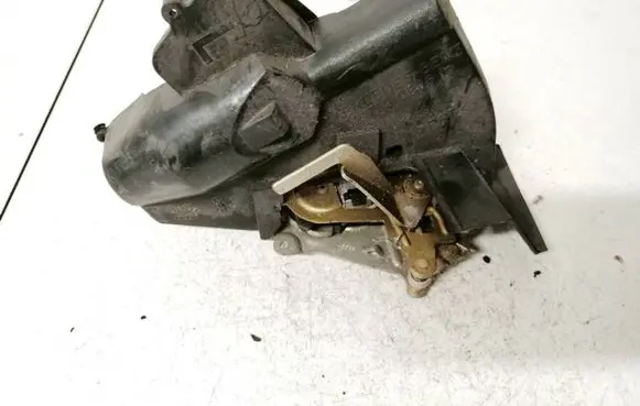 Mercedes-Benz C W202 Rear door lock 2027300535