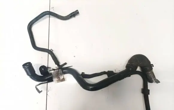 Volkswagen PASSAT B5.5 Engine coolant pipe/hose 038121133a