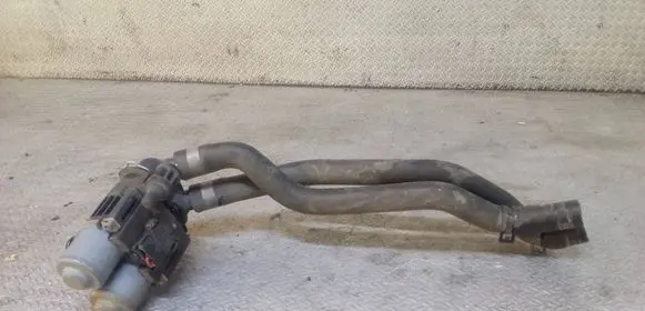 Mercedes-Benz E W210 Coolant heater control valve 001831147