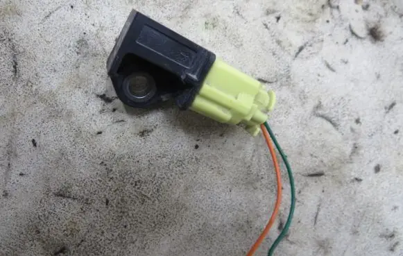 KIA Rio Airbag deployment crash/impact sensor