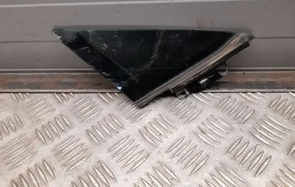 Tesla Model S Front door vent window glass four-door 43R001074 A006451