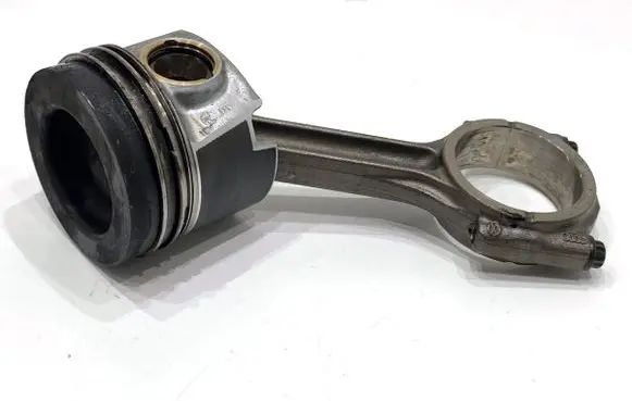 Audi A4 S4 B9 8W Piston with connecting rod DETA