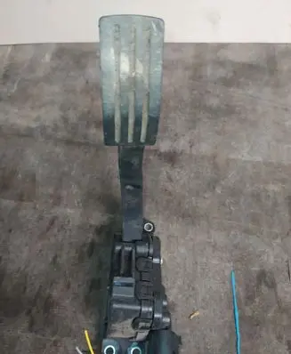 Ford Fusion Accelerator throttle pedal 6PV00856701 2S619F836BA