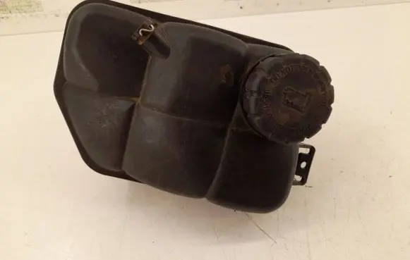 Coolant expansion tank/reservoir