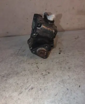 BMW 5 E60 E61 Power steering pump 678084804
