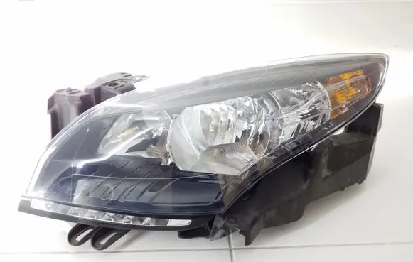 Renault Megane III Headlight/headlamp 260602545R