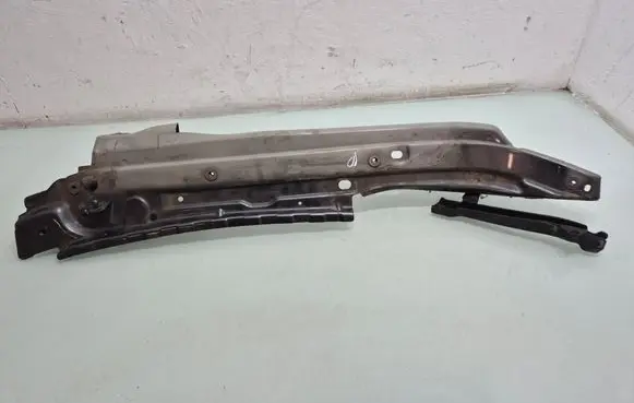 Fender mounting bracket