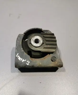 Toyota Auris 150 Engine mount bracket