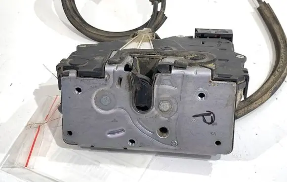 Peugeot Boxer Front door lock 1350147080