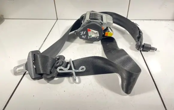 Ford Focus Front seatbelt 625652200 091212 006L000