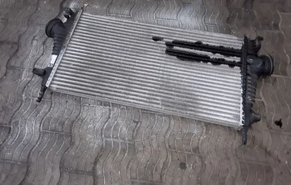 Opel Insignia A Intercooler radiator 13241751 P1831002