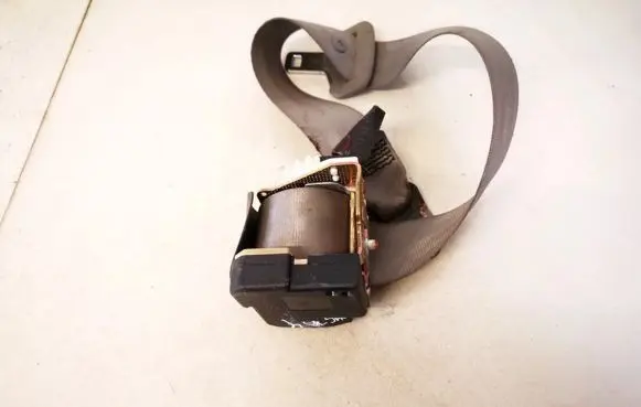 Middle seatbelt (rear)