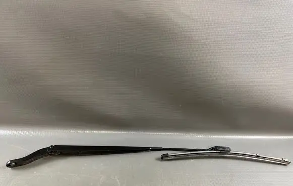 Peugeot 208 II Front wiper blade arm 9822931880