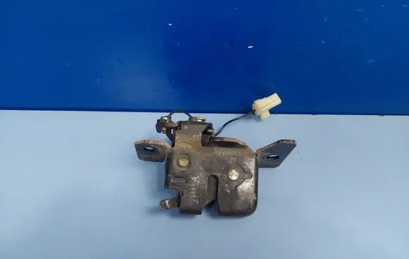 Jaguar S-Type Tailgate/trunk/boot lock/catch/latch