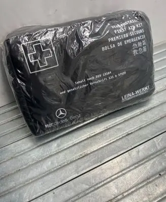 Mercedes-Benz C AMG W204 First aid kit A1698600150 Z0030001