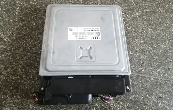 Audi A6 S6 C6 4F Engine control unit/module 4F0907552D 4F0910552R