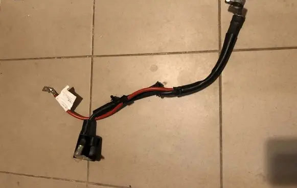 Volkswagen T-Roc Positive cable (battery) 5Q0971228A
