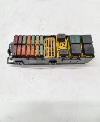 Jeep Cherokee Fuse module P56009753AH 753AH WH2350RR004