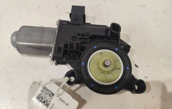 Skoda Roomster (5J) Front door window regulator motor 6Q2959801F