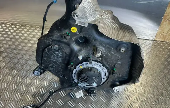 Audi A6 S6 C7 4G AdBlue liquid reservoir 4G0131877H