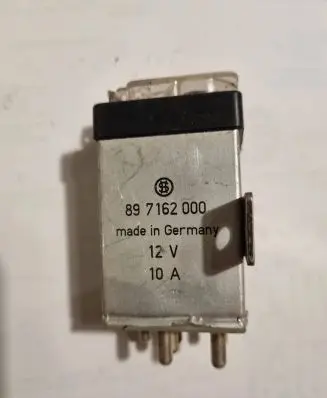 Mercedes-Benz E W124 Other relay 897162000